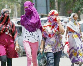 दिल्ली सहित देश के कई हिस्सों में गर्मी का कहर
