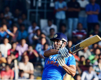भारतीय कप्तान के रूप में अंतिम मैच में धोनी चमके