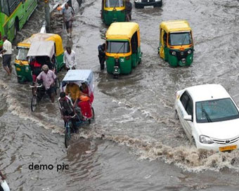 दिल्ली-NCR में हुई झमाझम बारिश, देखें PHOTOS