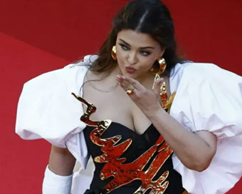 Cannes के रेड कार्पेट पर ऐश्वर्या