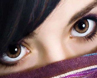 Tips: सर्दियों में ऐसे करें आंखों की देखभाल