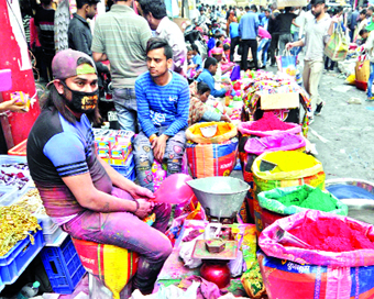 रंग के उमंग पर कोरोना का साया, होली मिलन से भी परहेज