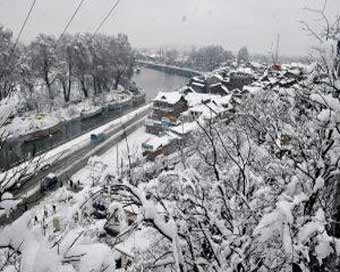 जम्मू एवं कश्मीर में बारिश, बर्फबारी के नए दौर के आसार