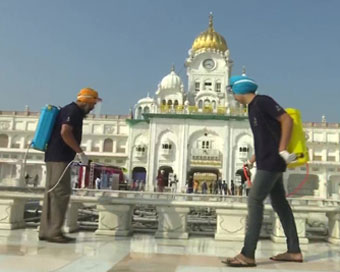 स्वर्ण मंदिर, दुर्गियाना मंदिर में लौटे श्रद्धालु