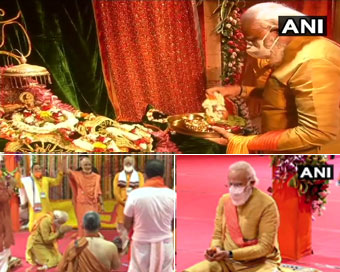 PM मोदी ने राममंदिर की रखी आधारशिला, देखें तस्वीरें