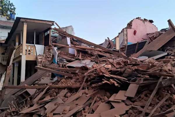 नेपाल में भूकंप से त्रासदी
